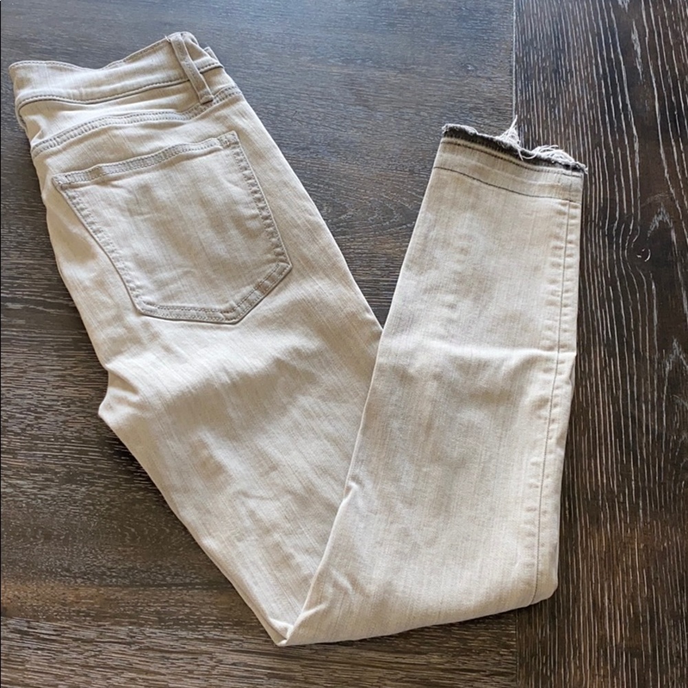 ANN TAYLOR GRAY SKINNY JEANS MODERN FIT